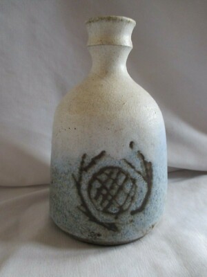 Rustikale Studiokeramik Vase Topf 2 Seiten sind flacher mit Fossil Dekoration 