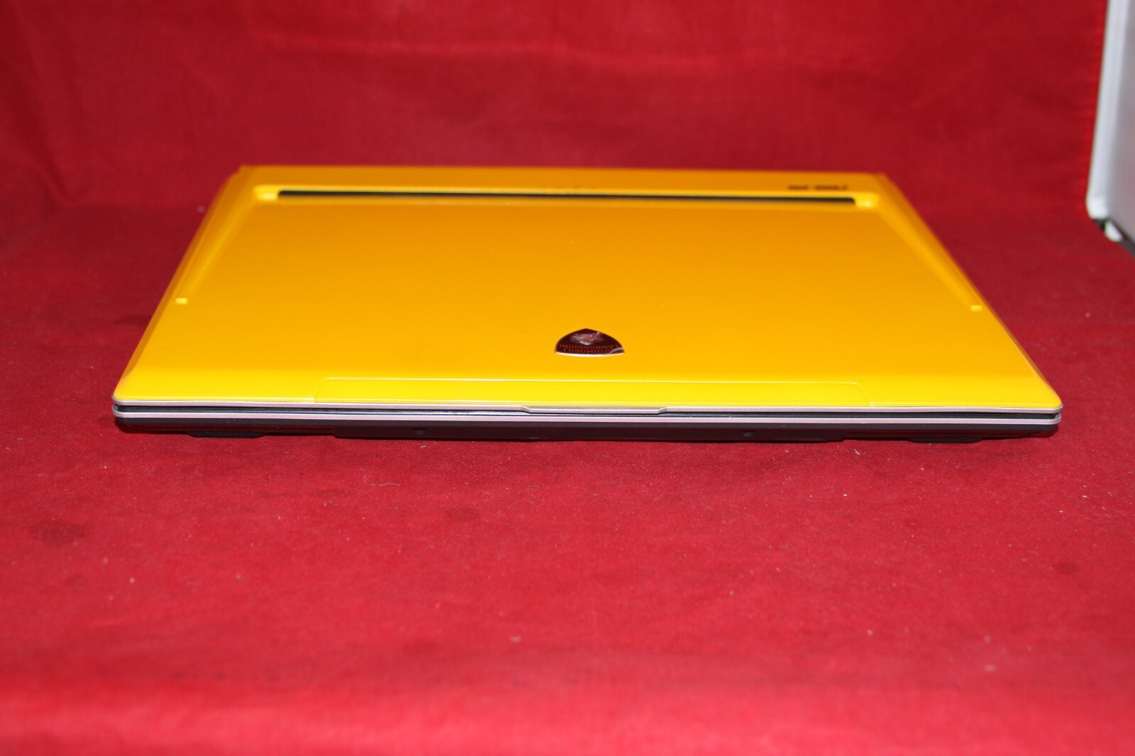 DAMAGED. ASUS Lamborghini VX1 Laptop Notebook, Core Duo, Nvidia Go 7400, 15.0'' - Picture 6 of 9