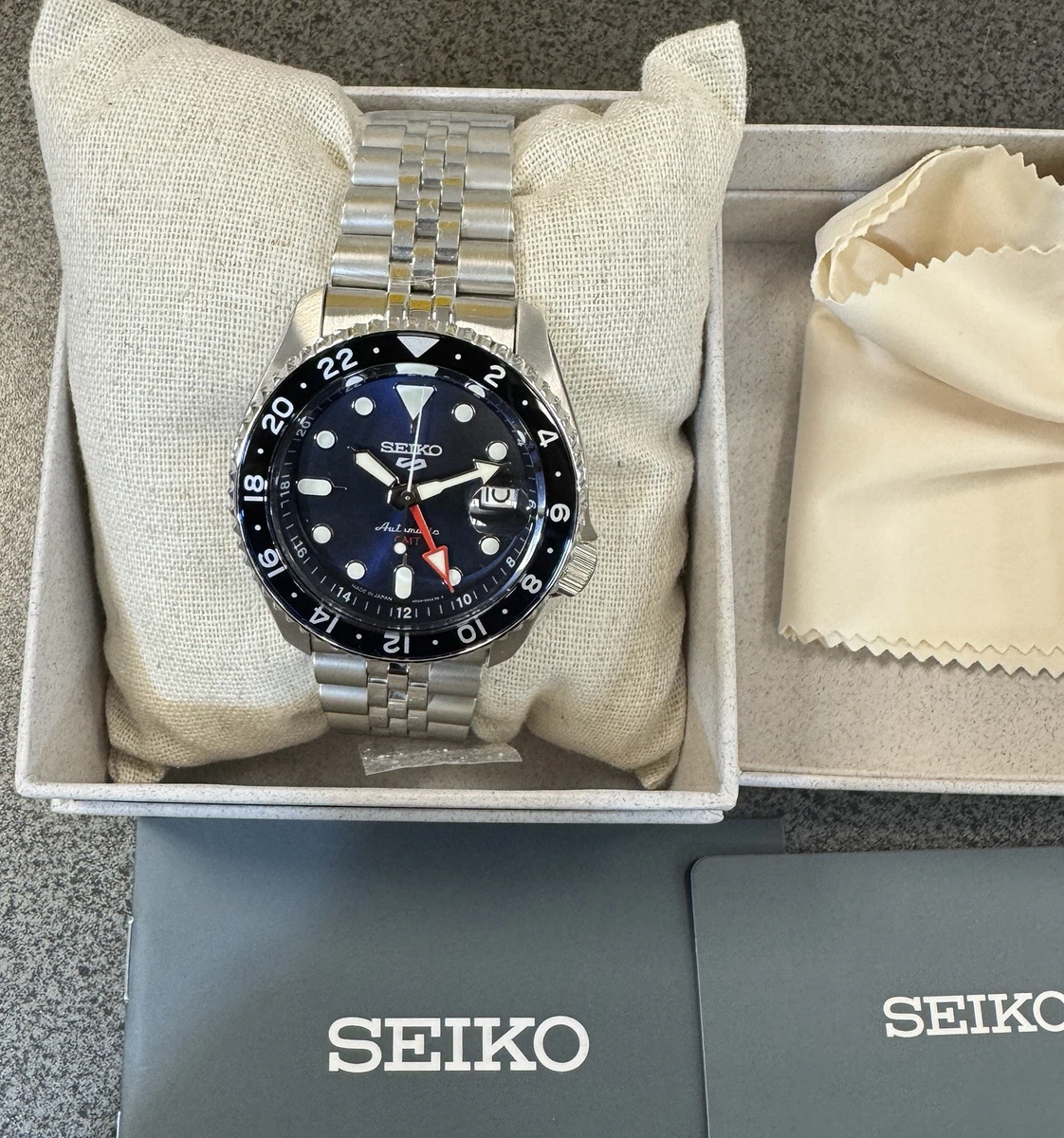 Seiko 5 Sports Men 100 m (10 ATM) Water Resistance Wristwatches