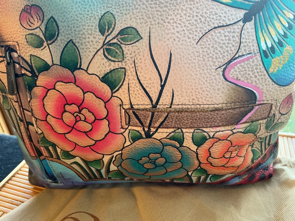 Beautiful Anuschka Leather hand painted handbag GREAT Design!! w/dust cover - Image 4 of 4