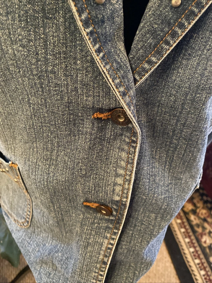 Squeeze Jeans- Women’s 22/24 Vintage Studded Denim-jacket Blazer- EUC Studded - Image 4 of 4