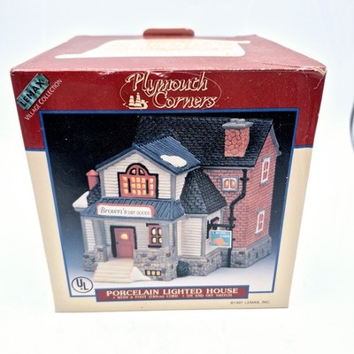 Lemax Plymouth Corners Brown's Dry Goods Christmas Village in Box 