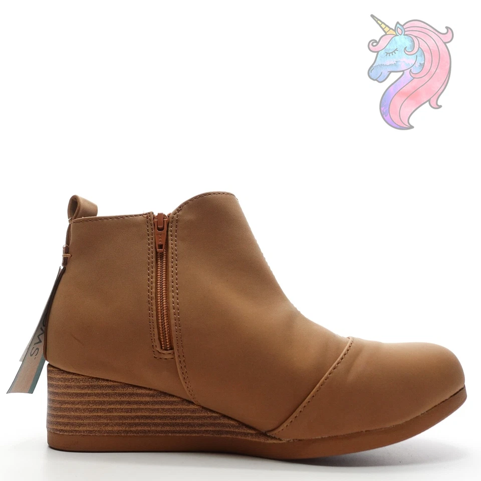 TOMS Kelsey Chelsea Slip-On Leather Elastic Wedge Bootie Tan Nubuck Youth 5 - Image 3 of 4