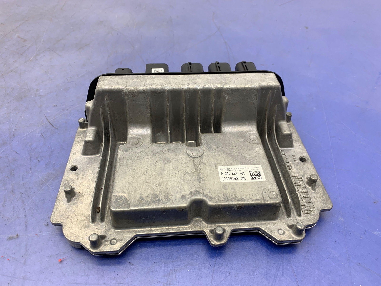 2014 - 2020 BMW I8 OEM 1.5L GASOLINE ENGINE CONTROL MODULE ECU 8691834001