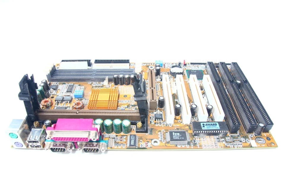 Gigabyte GA-6BXC Placa Base ATX Slot 1 SDR SDRAM AGP ISA PCI - Imagen 1 de 1