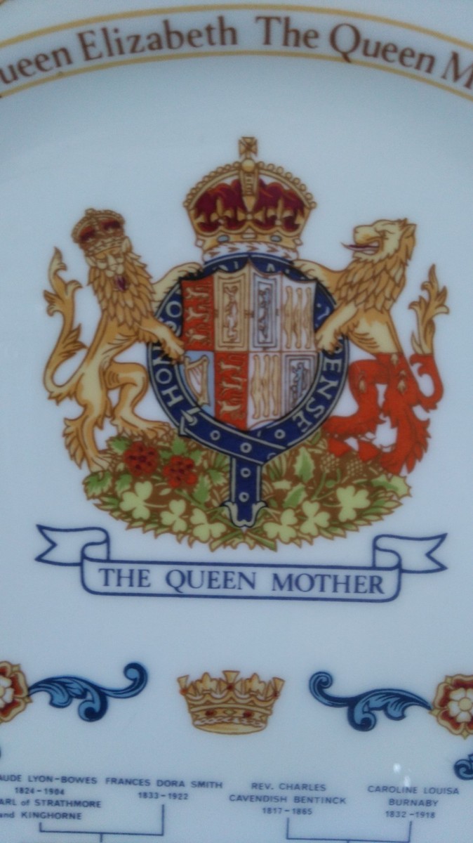 AYNSLEY COMMEMORATIVE PLATE CELEBRATING THE 80th BIRTHDAY OF