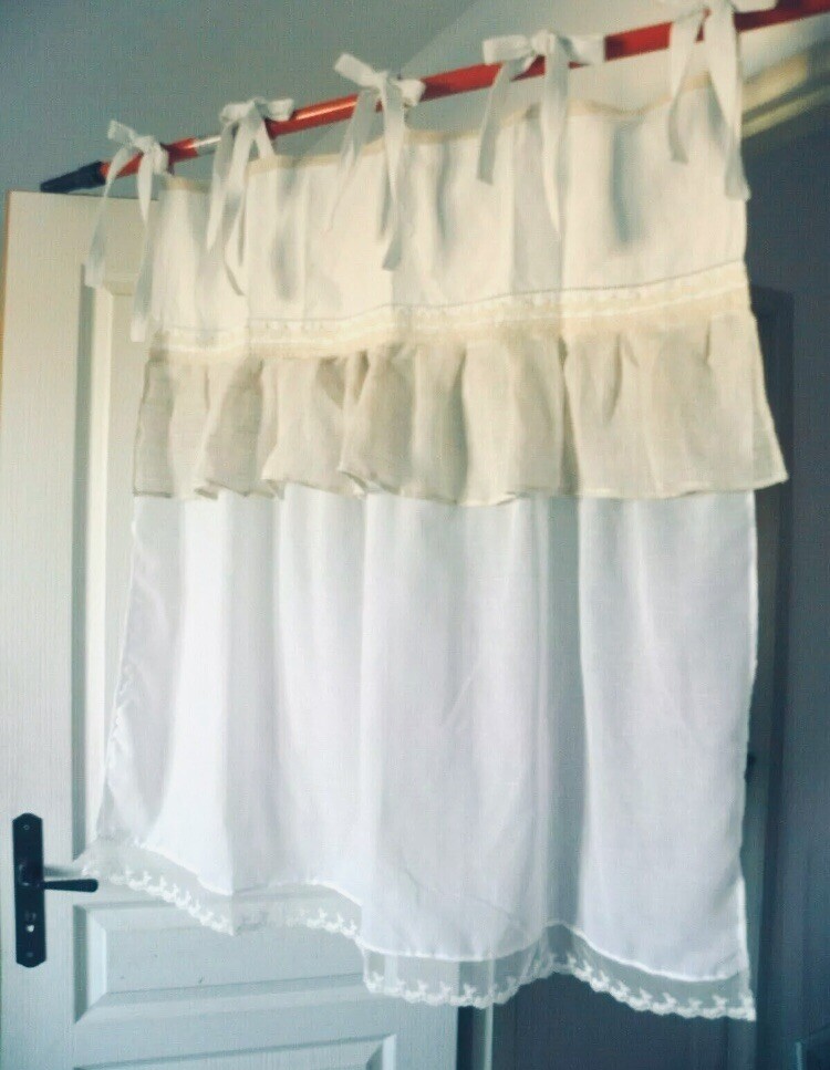 Rideau lin blanc fait main anti regard dentelle vintage pour préserver l'intimité avec style