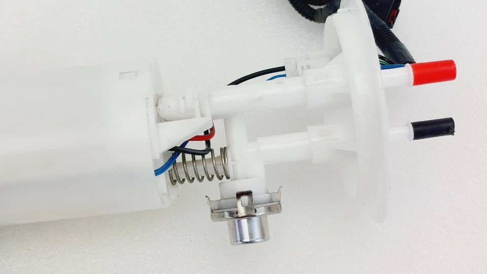 2000 Chrysler Sebring Dodge Stratus Fuel Pump and Sender Assembly 04897804AC - Image 4 of 4