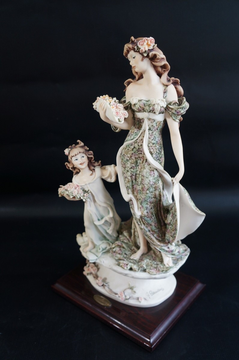 GIUSEPPE ARMANI ROSEBUDS 1124C FIGURINE Lady With Girl and