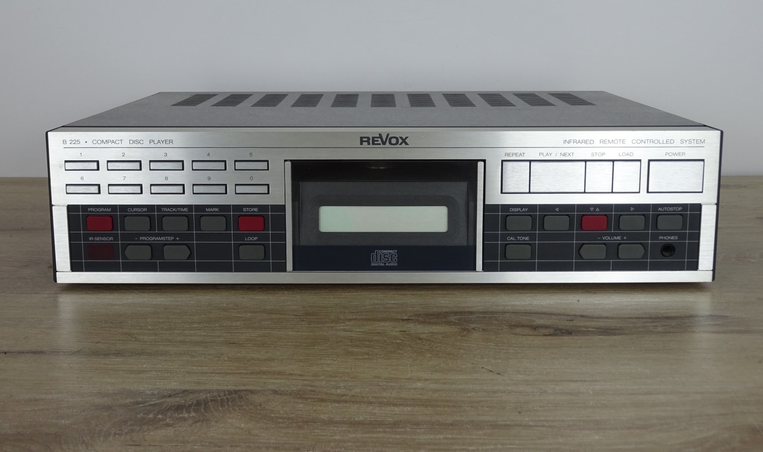 Revox HiFi B225 CD-Player, optisch sehr guter Zustand, 11108/09035