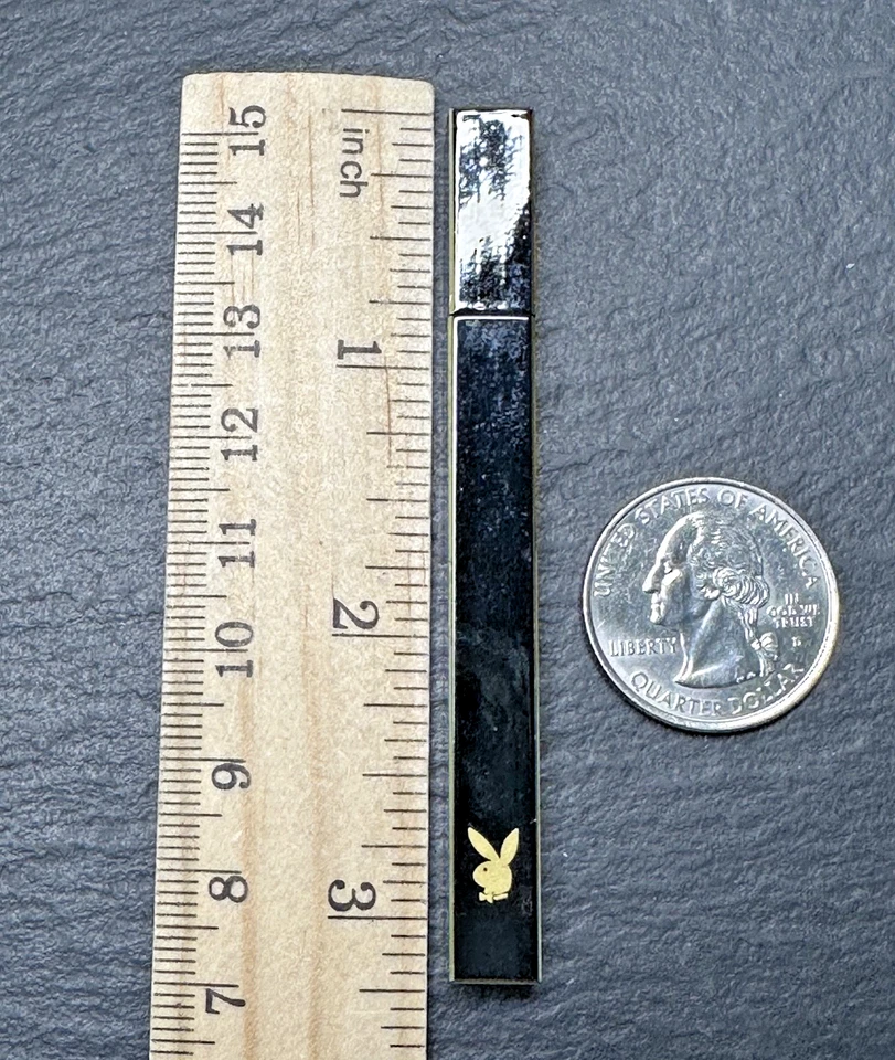 VINTAGE PLAYBOY LE STIQUE GAS LIGHTER IN ORIGINAL BOX M274 - Image 2 of 4