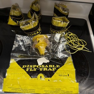 Rescue! Outdoor Disposable Quantity of 6 Fly Traps Hanging NEW