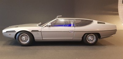 Lamborghini Espada 1:18 Auto Art Silber
