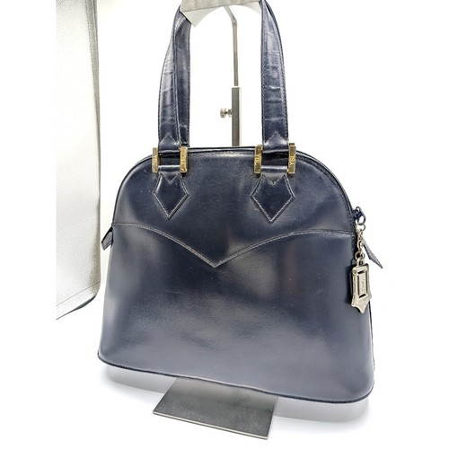 Yves Saint Laurent Handbag Leather Black Size: W:12.4 × H:9.1 in.