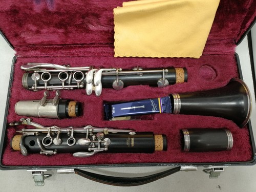 Yamaha Nippon Gakki Clarinet with Case Made in Japan Used Tested