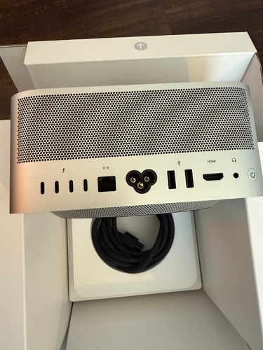 Apple Mac Studio M1 Ultra 64GB 4TB 20-core CPU, 48-core GPU - Picture 5 of 6