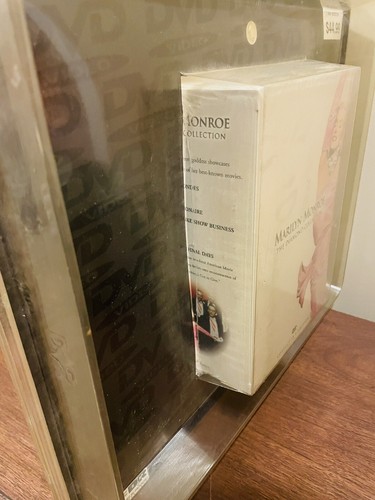 Marilyn Monroe The Diamond Collection Volume 6-Disc IN ORIGINAL SHELL CASING - Imagen 4 de 7