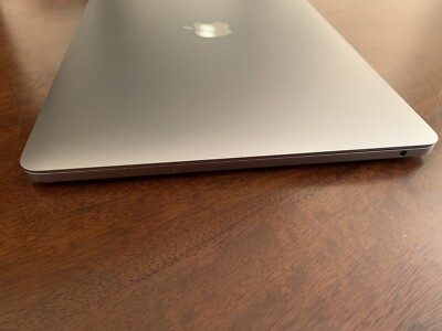2017 13-Inch Apple MacBook Pro Intel Core i5 2.3GHz 8GB RAM 128GB