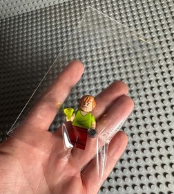 LEGO SCOOBY DOO -- SHAGGY ROGERS MINIFIGURE WITH FLASHLIGHT & JEWEL 75902 75904