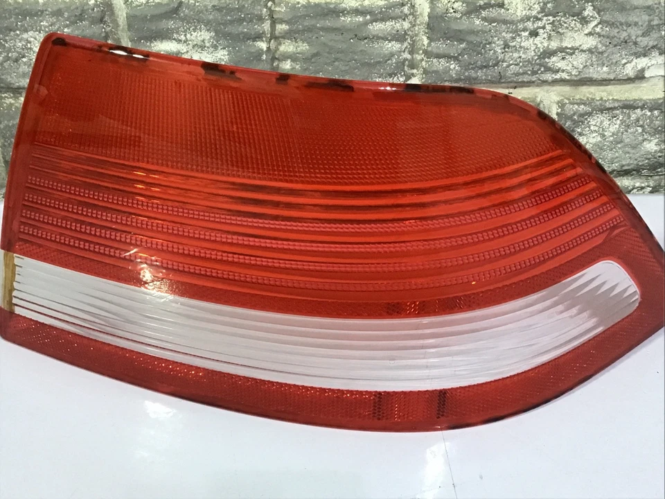 2003-2007 Saab 9-3 Tail Light Lens Cover Right (passenger Side) OEM, FAIR - Image 3 of 4