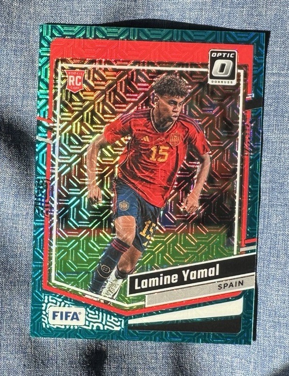 2023-24 OPTIC GREEN MOJO PRIZM REFRACTOR #54LAMINE YAMAL RC DEAD CENTRED GEM /49