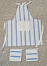 Vintage Kitchen Set of 3 -Apron and 2 pot holders made in Portugal