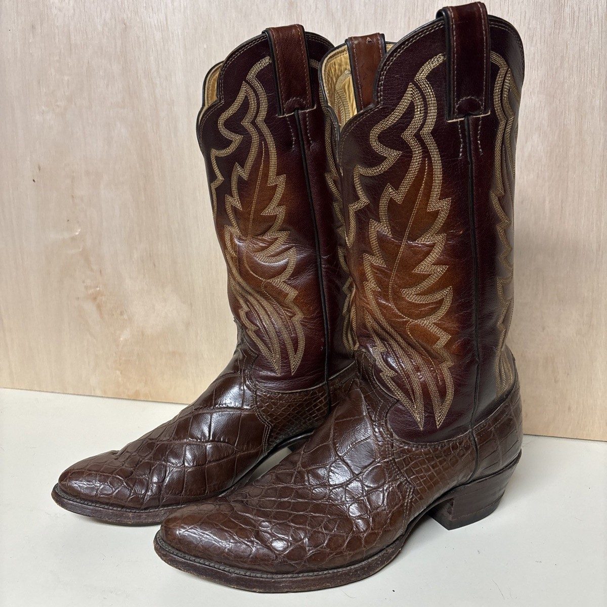 Vintage Justin Men’s Brown Leather Cowboy Boots Size US 10.5 D Men main image 4