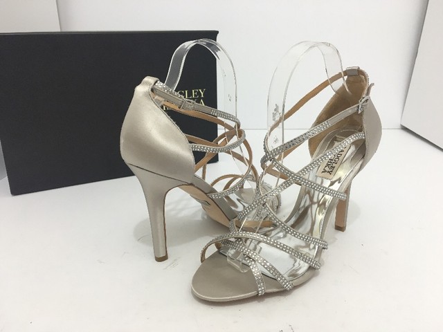badgley mischka silver heels