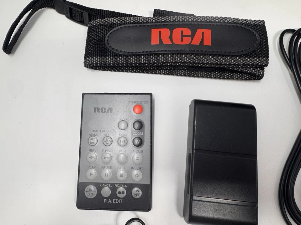 RCA Small Wonder VHS-C Camcorder CC604 1994 w/ Accessories Parts/Repair (Video) - Image 2 of 4