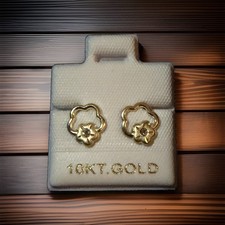 Gold 10K Yellow Gold Flower Stud Earrings Lobe