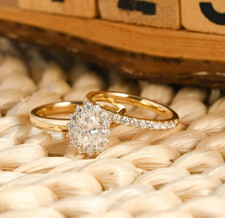 1.20Ct Oval-Cut EF/VS1 Lab Grown Diamond Bridal Halo Wedding Set 14K Yellow Gold