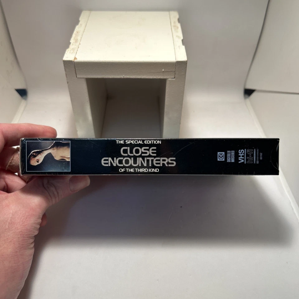 Close Encounters of the Third Kind (VHS, 1993 Release) NEW FACTORY SEALED! - Image 4 of 4