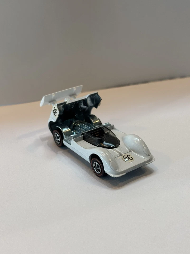 Hot Wheels Redline 1968 Chaparral 2G (con pin) Foto 2 de 4
