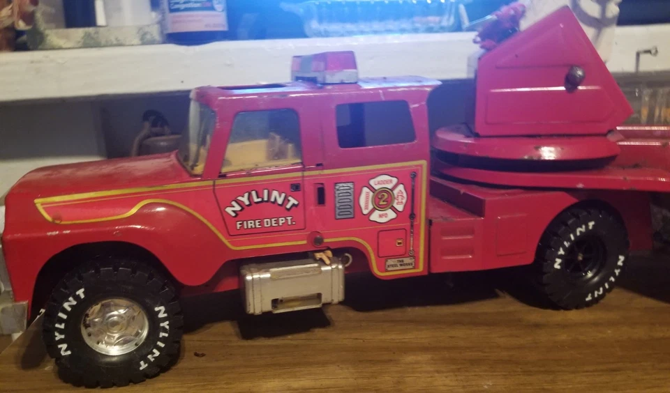 Camión de bomberos de rescate de Nylint de colección remolque de acero prensado Foto 3 de 4