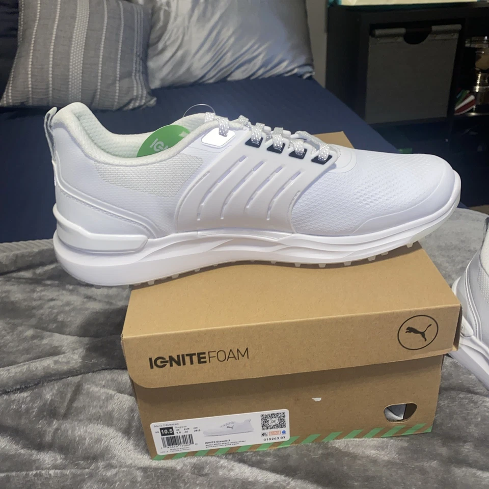 Zapatos de golf PUMA IGNITE ELEVATE 2 2025 sin clavos Puma blancos/Puma negros/plateados Foto 2 de 4