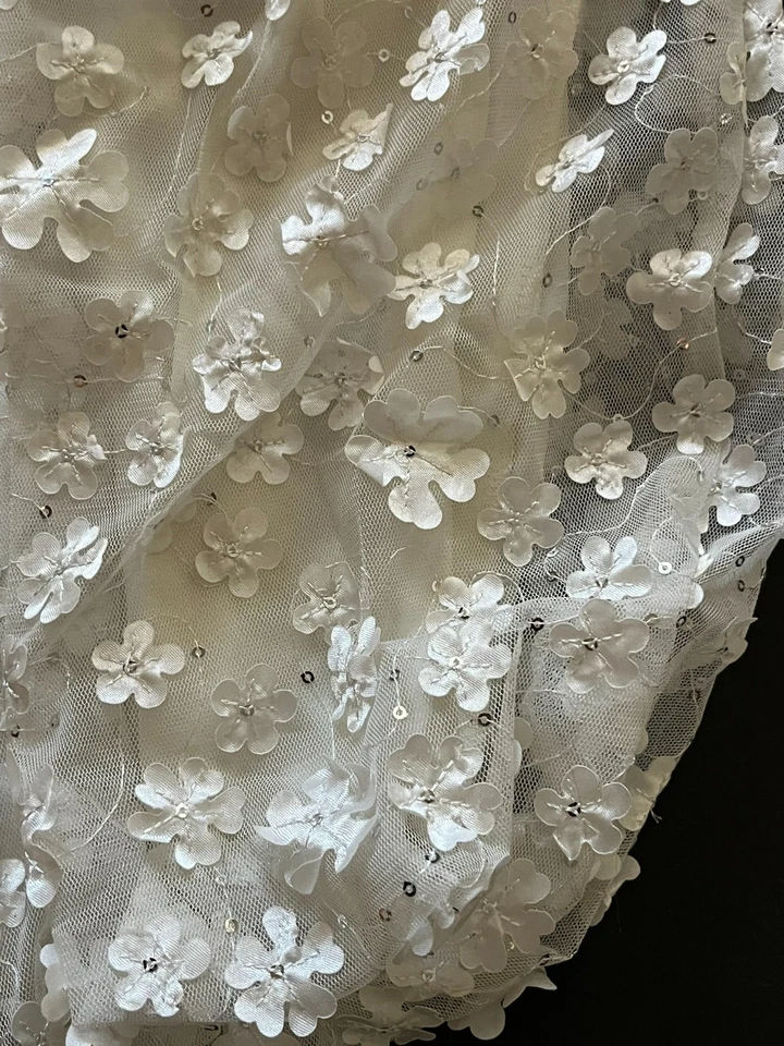 Nuevo con etiquetas Maxi Vestido Cachcach 0 3 M Largo 3D Apliques Florales Blanco Sesión de Fotos Bebé Foto 3 de 4