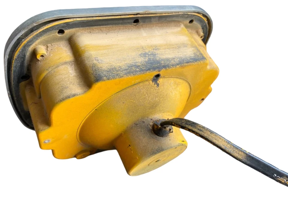 Right Headlight For 1999-2017 Ford E350 7.3L V8 Gas Engine 6 Speed Auto 1999 - Image 4 of 4