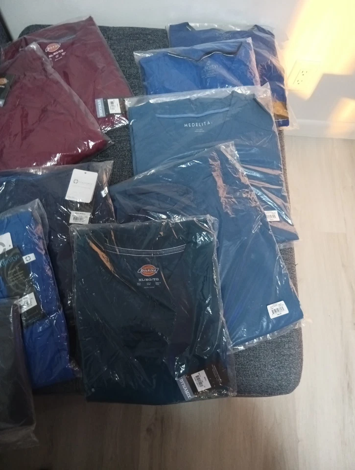 Conjunto Exfoliante Médico Dickies Para Hombres Lote 16 Top e Inferior Infinity Medelita Tallas 2X y XL Foto 2 de 4