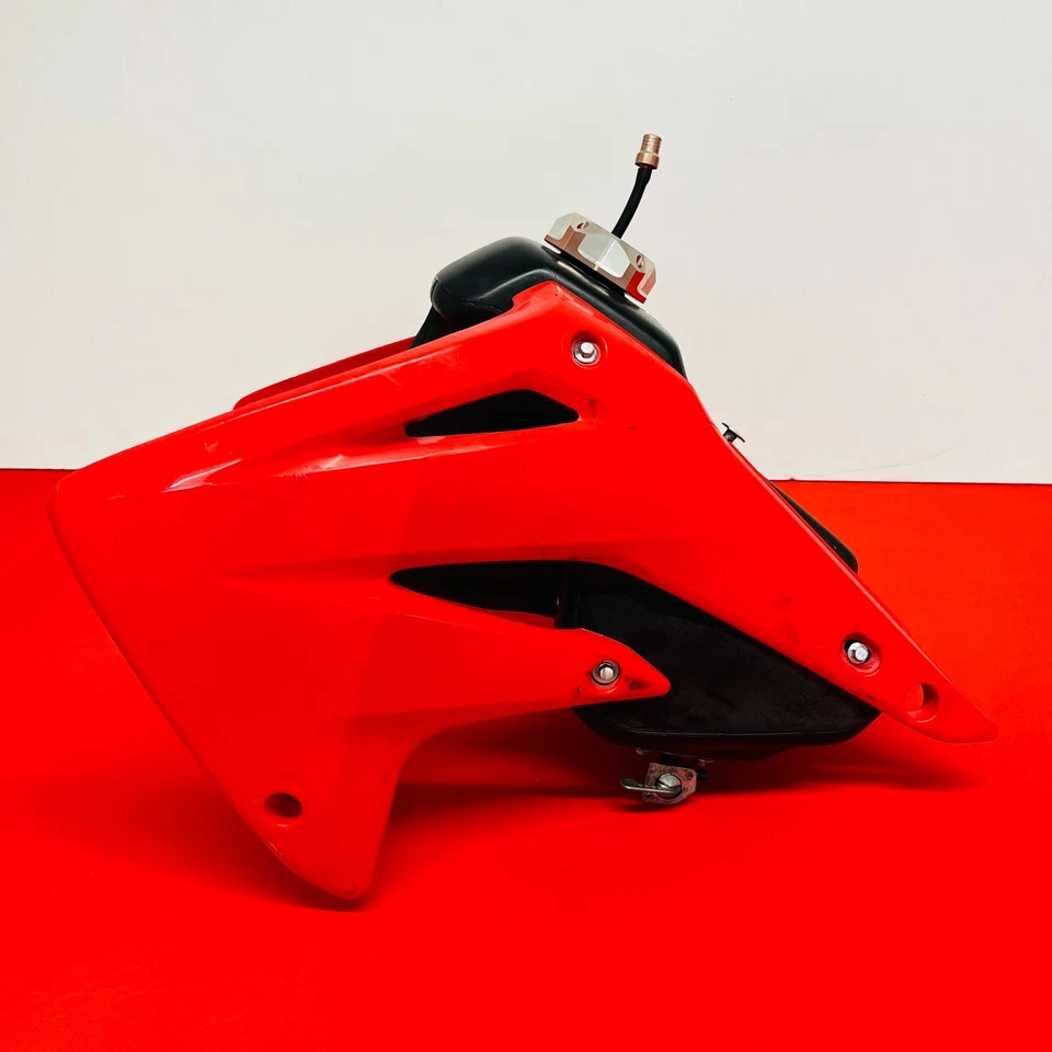 CR85 CUBIERTAS DE TANQUE DE COMBUSTIBLE DE GASOLINA JFG TAPA DE CARRERAS ORIGINALES OEM HONDA CR 85 R RB 2003-2008 Foto 2 de 4