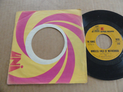 DISC 45T OHNE TASCHE VON THE KINKS '' MINDLESS CHILD OF MOTHERHOOD '' 