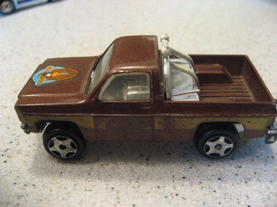 Antiga caminhonete ERTL Fall Guy Colt 1982 marrom fundido com tampo 1692W - Imagem 2 de 4