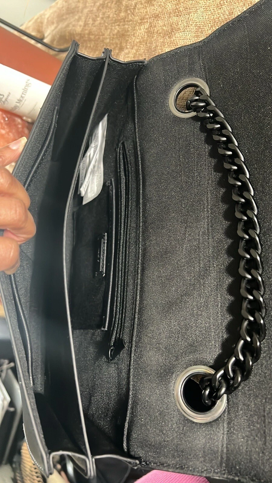 Borsa a tracolla Aldo Greenwald Chevron Trapuntata Nera Cinturino Catena Gotico Chic