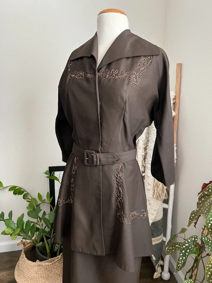 Vintage 1930s 40s Brown Peplum Tunic Soutache Embroidery Beaded Dress 26" Waist - Image 2 of 4