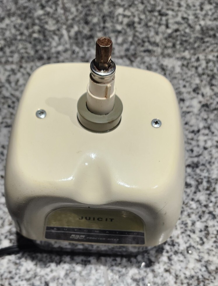 Vintage 70's Proctor Silex JUICIT Automatic Electric Juicer Almond