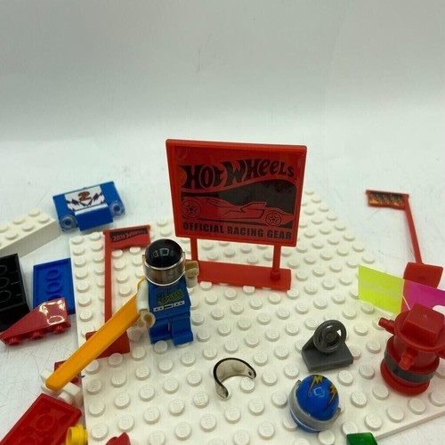 Hot Wheels Lego Car, Removable Parts - Picture 7 of 12