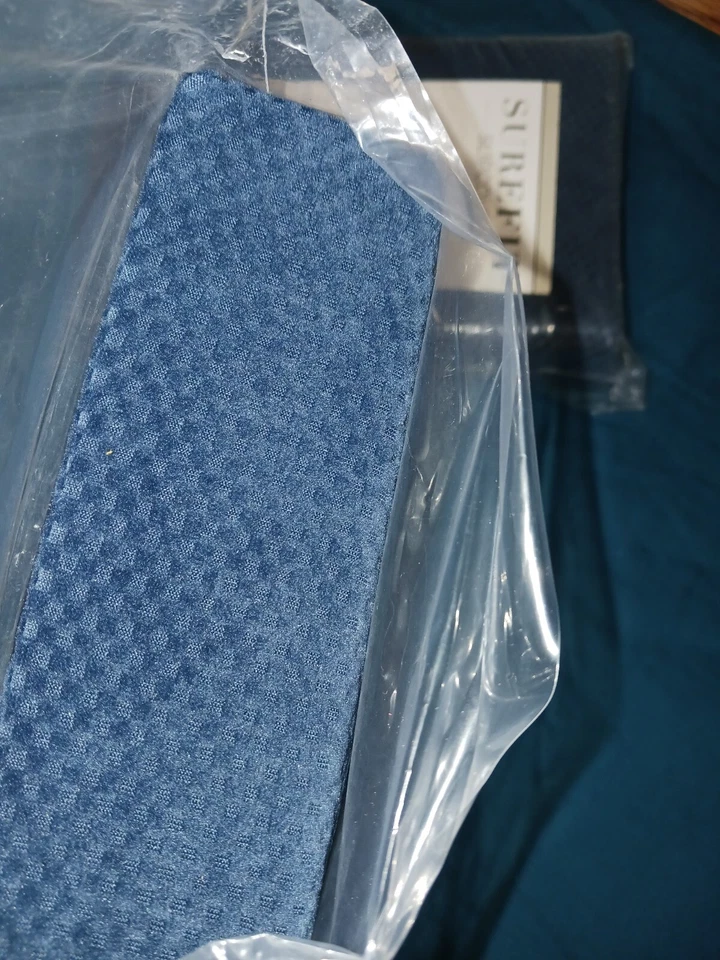 Fundas para sillas de comedor cortas con textura elástica SureFit. Azul chenilla. Lote de 2. Nuevo Foto 3 de 4