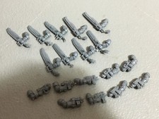 A19891 WARHAMMER 40K CHAOS MARINES KHORNE BERZERKERS BITS LOT PISTOLS SWORDS