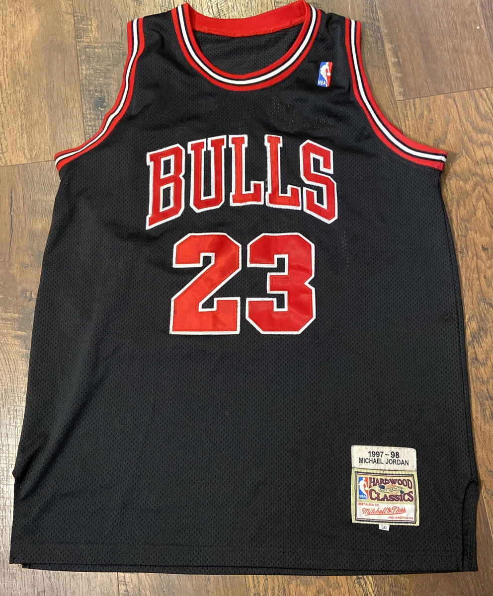 Preços baixos em Michael Jordan Chicago Bulls Roupas e Souvenirs