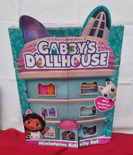 Dreamworks Gabby's Dollhouse Miniatures Activity Set Creative (box damaged)