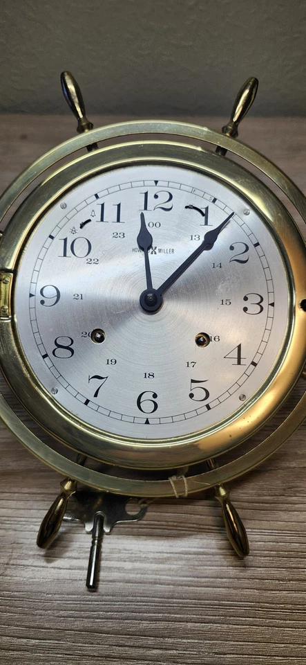 Howard Miller Rueda de Barco Campana Cuerda Reloj Alemania Movimiento Latón Estuche y Llave  Foto 2 de 4